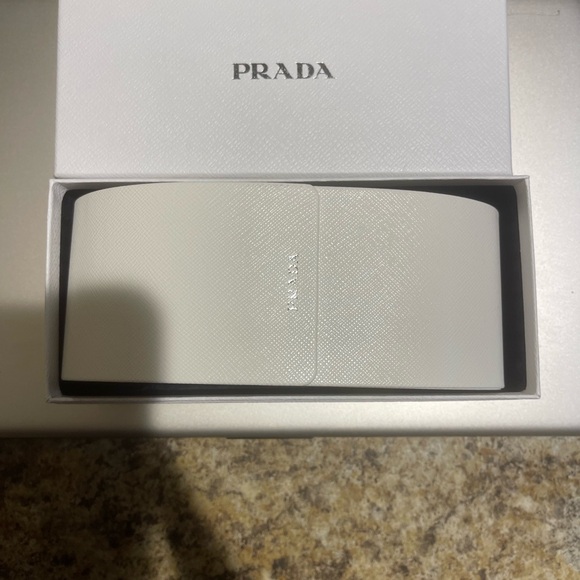 BRAND NEW AUTHENTIC PRADA SUNGLASSES - Picture 10 of 10